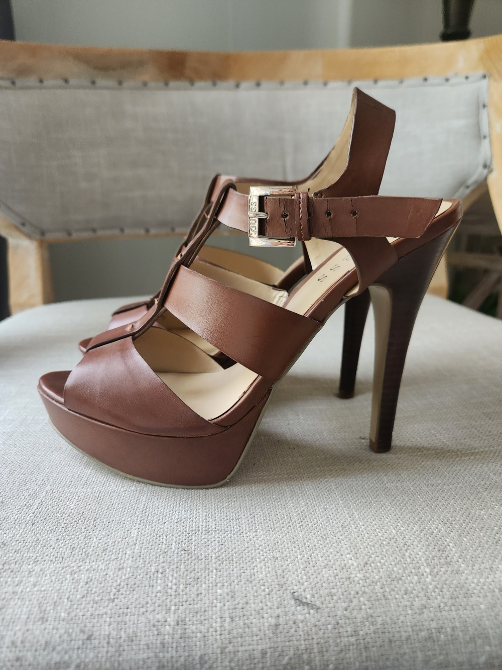 Guess Brown Strappy Platform High Heel Sandals 7.5 - Picture 2 of 16